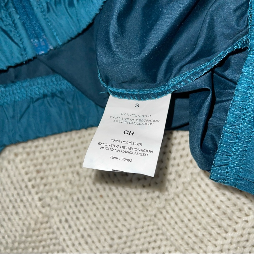 Layer 8 Cropped  Jacket - Picture 6 of 9